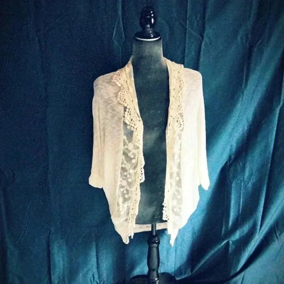 Francesca's Crochettri Sweater M Ivory NWT - Picture 1 of 2